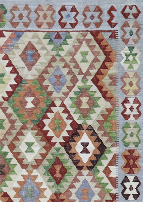 Geometric Ivory Kilim 6'8" x 9'7"
