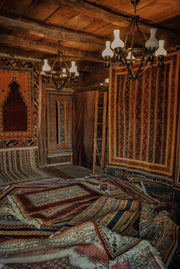 How to Spot a Genuine Handmade Wool Rug vs. Machine-Made