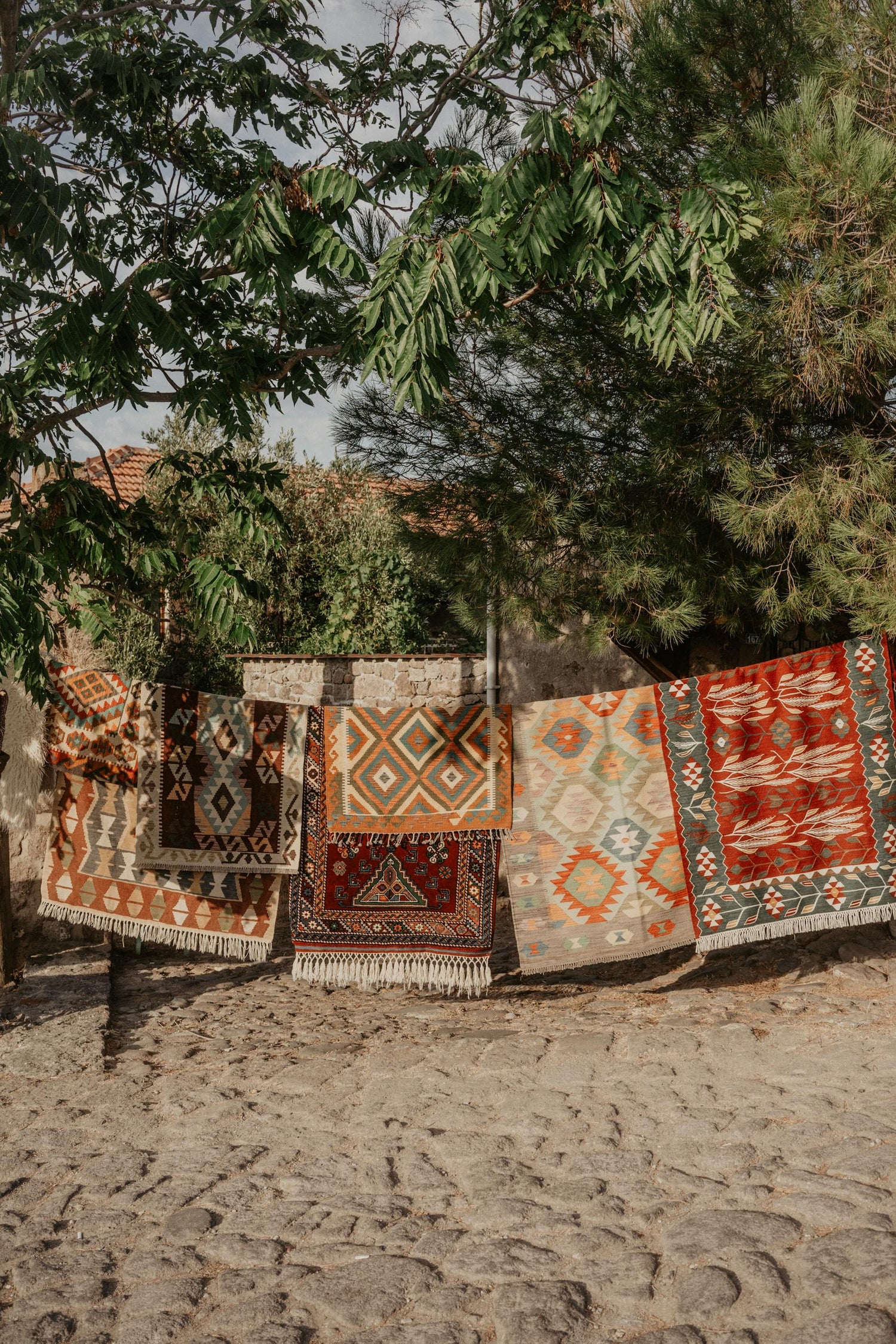 How Handmade Rugs Support Artisans and Local Communities