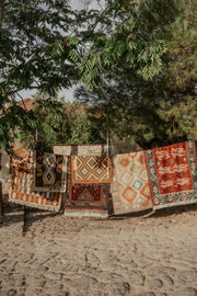 How Handmade Rugs Support Artisans and Local Communities