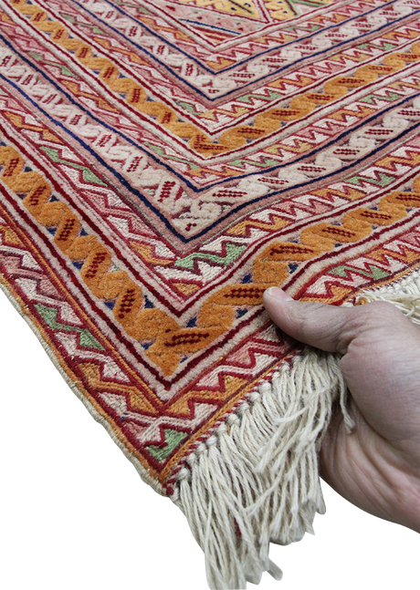 Rose Diamond Kilim 5'1" x 6'5"