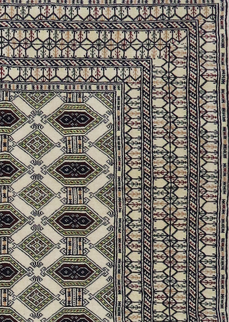 Seashell Tribal 4'2" x 5'5"