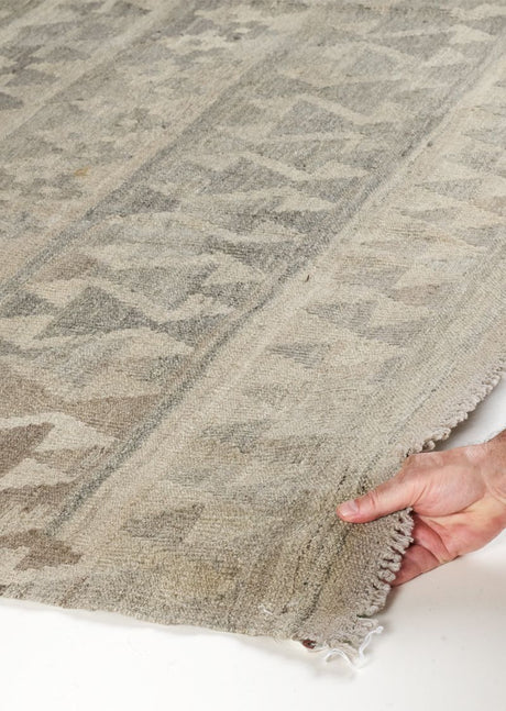 Ivory Diamond Kilim 9'8" x 13'10"