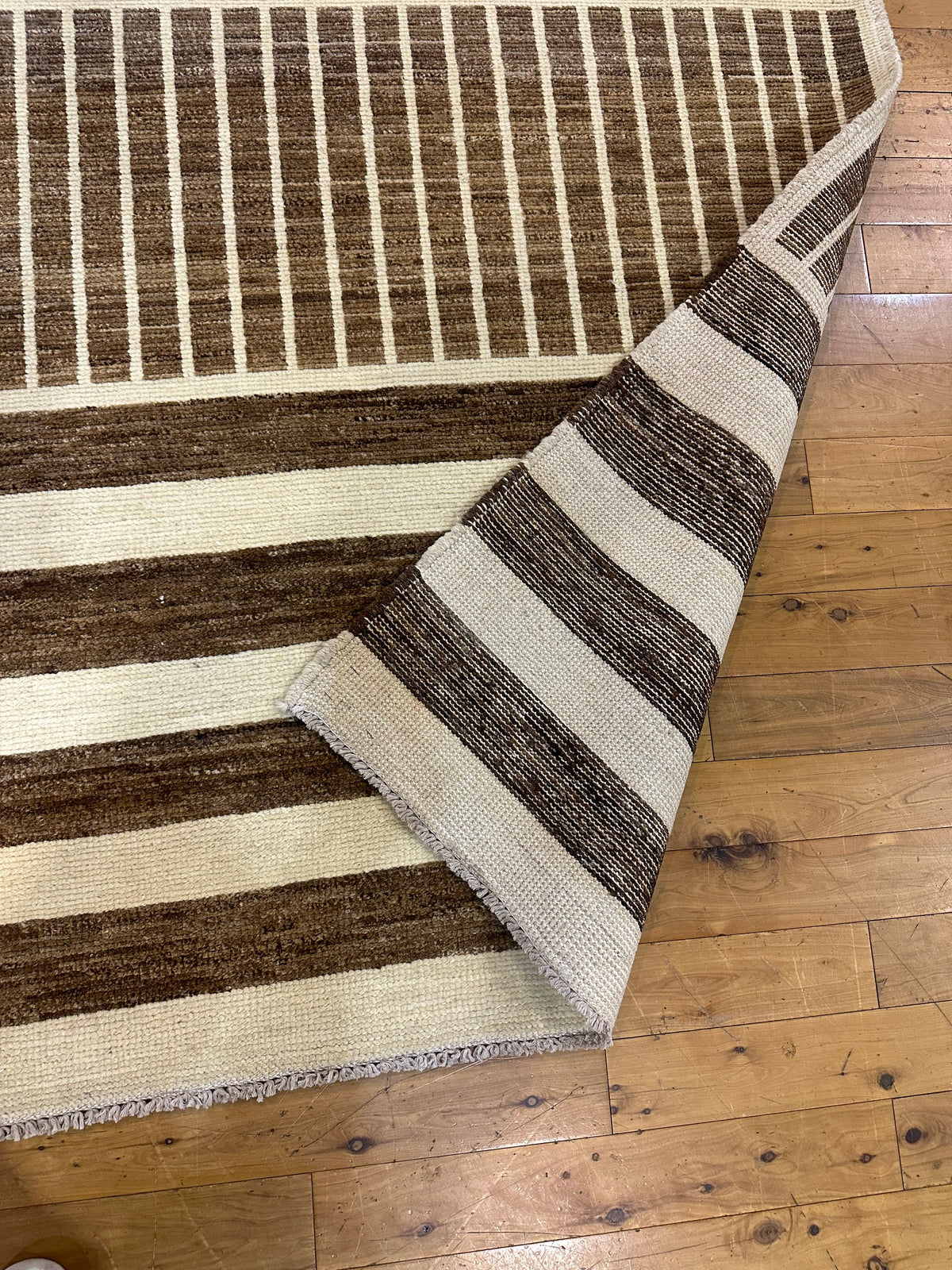 Hand-Knotted Wool Rug – Wool Texture Close-Up