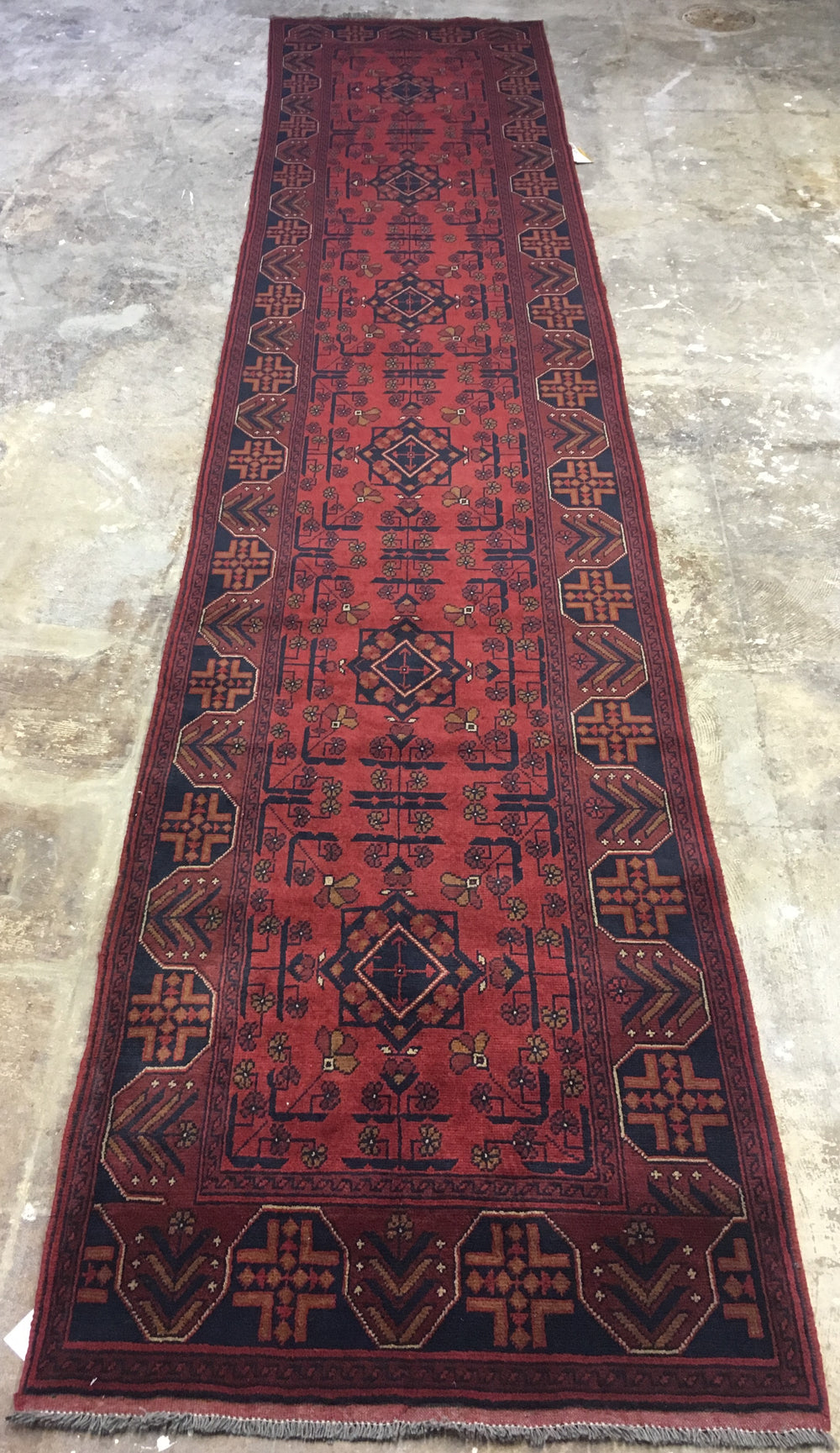 Surkh Design 28 | 2'6" x 12'7"