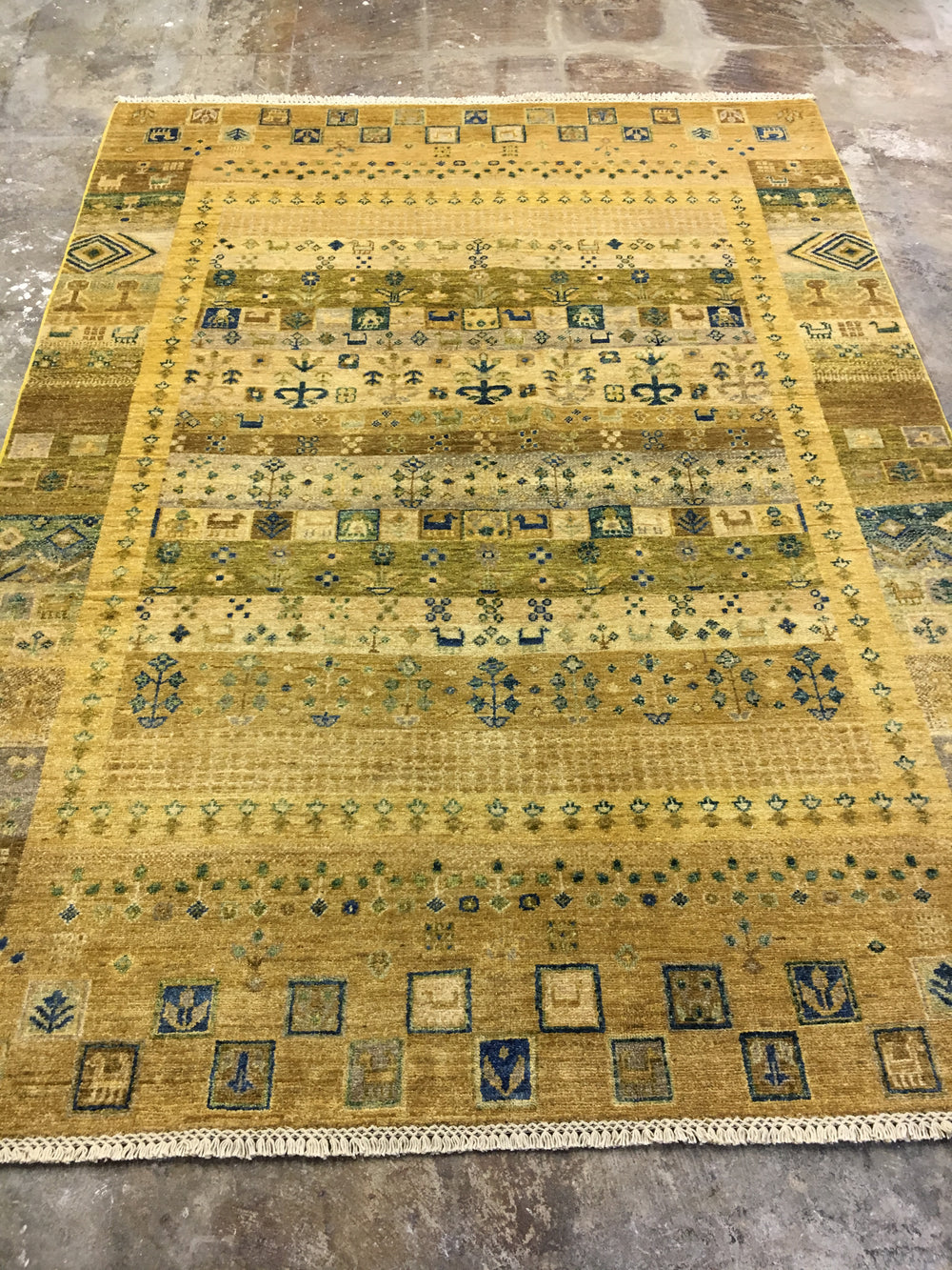 Khorjin Design 43 | 4'11" x 6'7"
