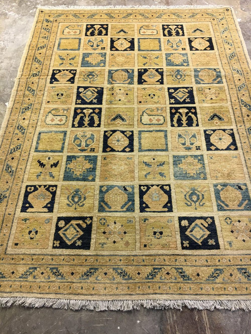 Gabbeh Design 10 | 4'8" x 6'6"