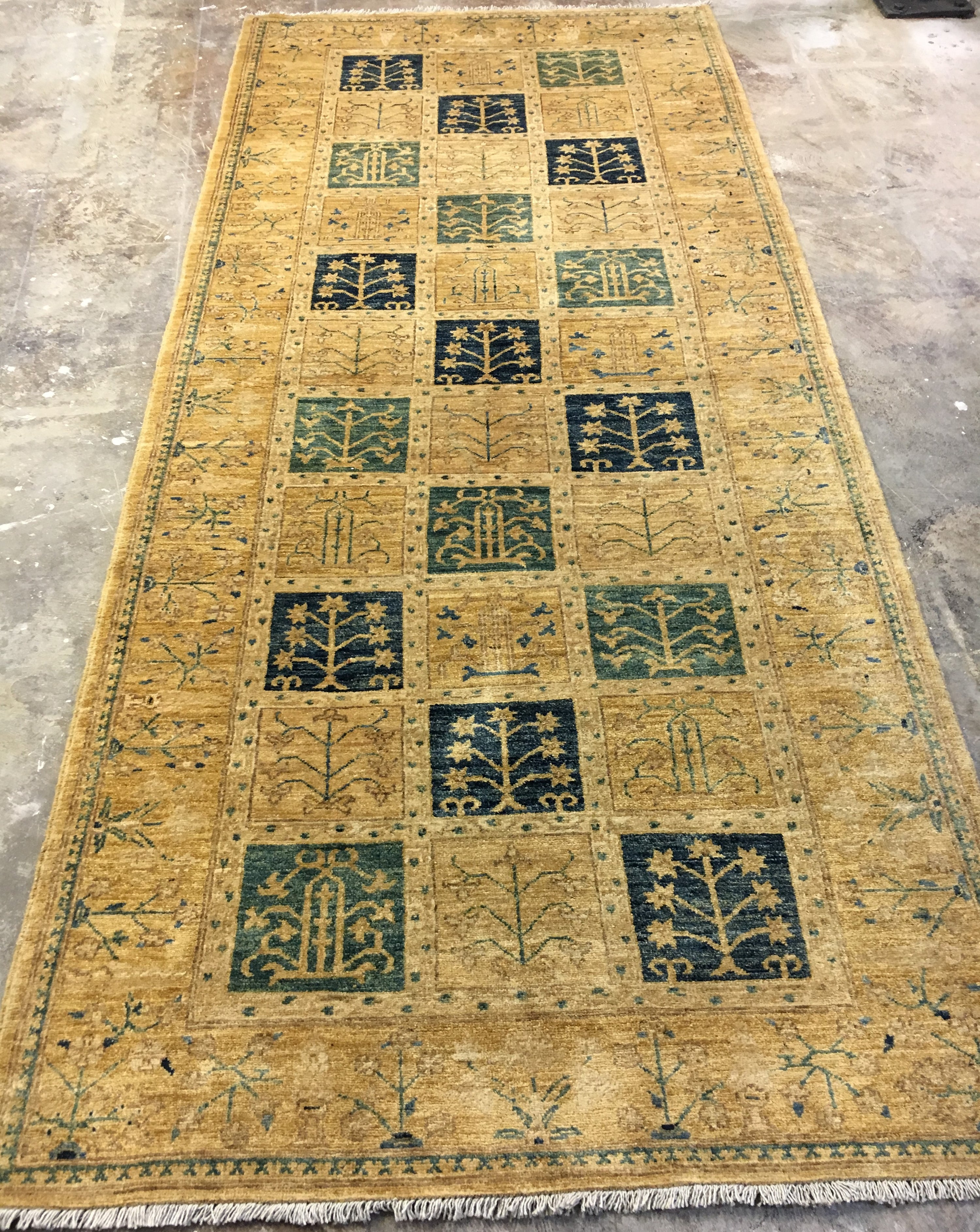 Modern Design 10 | 4'1" x 9'8"