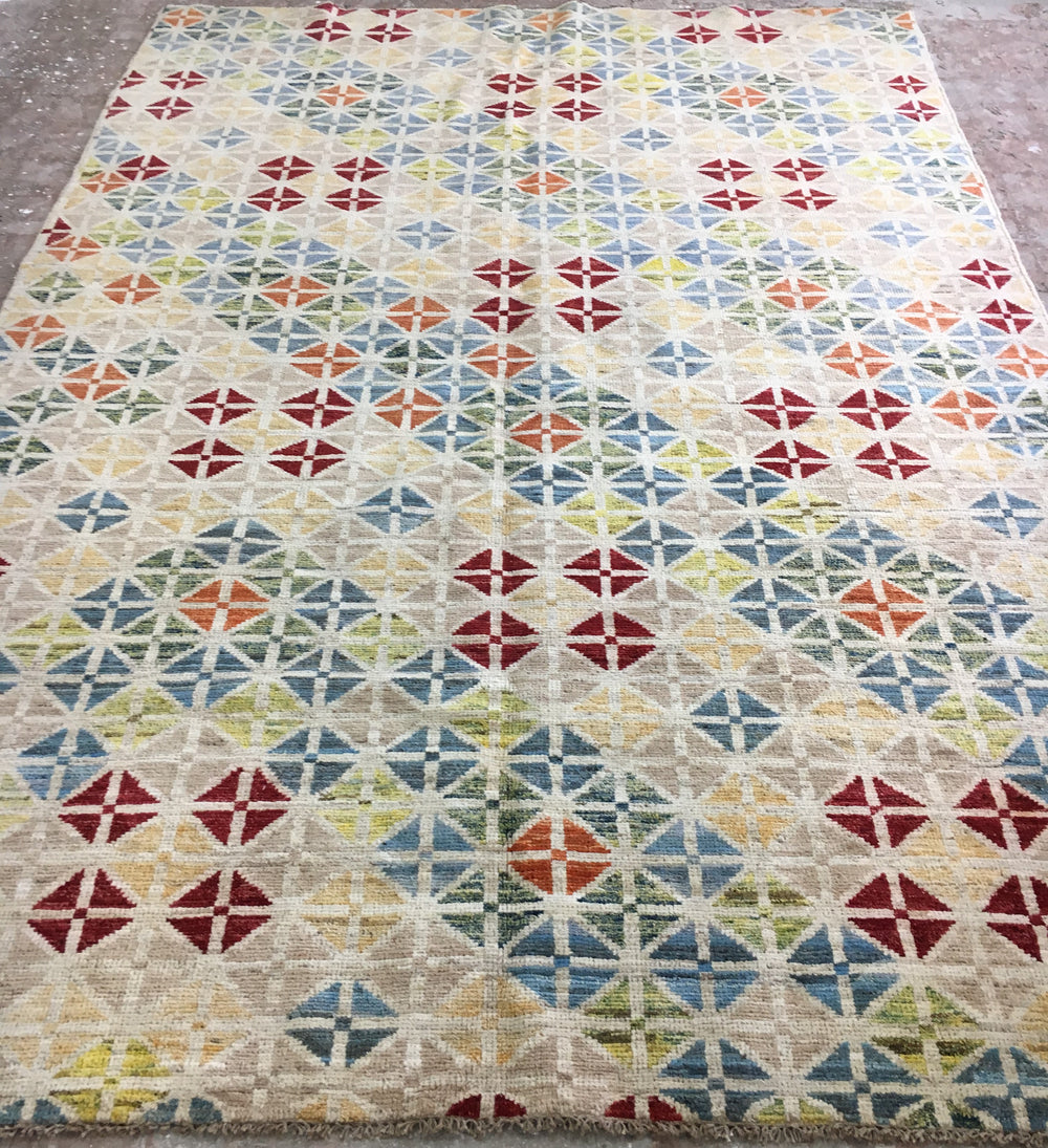 Modern Design 19 | 6'8" x 9'7"